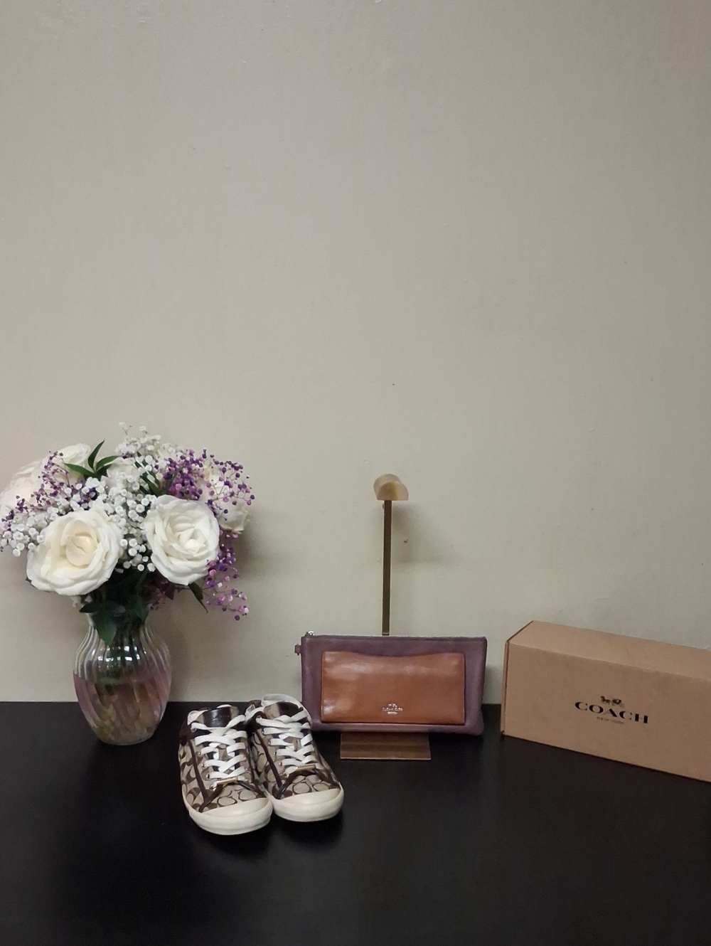 Coach BUNDLE CLUTCH AND SNEAKERS SIZE 7.5